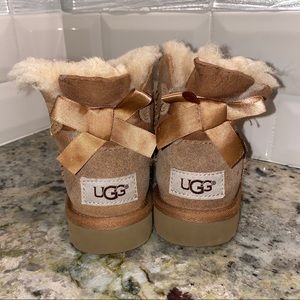 8T UGGS